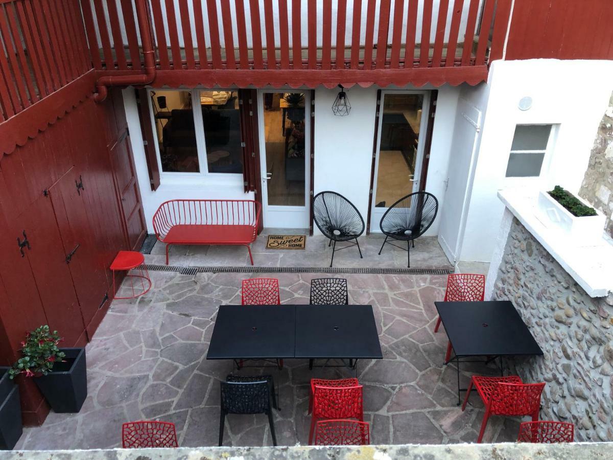 Maison Simonenia Saint-Jean-Pied-de-Port Exterior photo