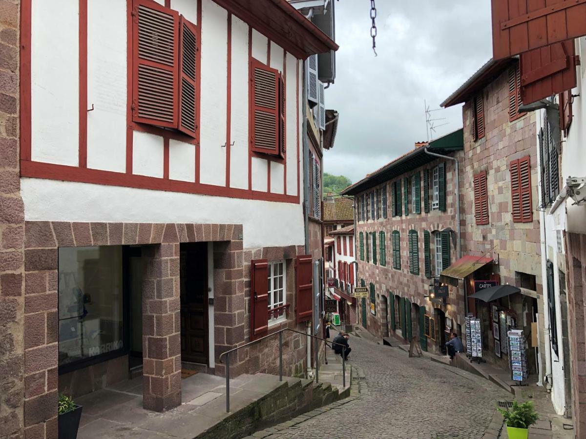 Maison Simonenia Saint-Jean-Pied-de-Port Exterior photo